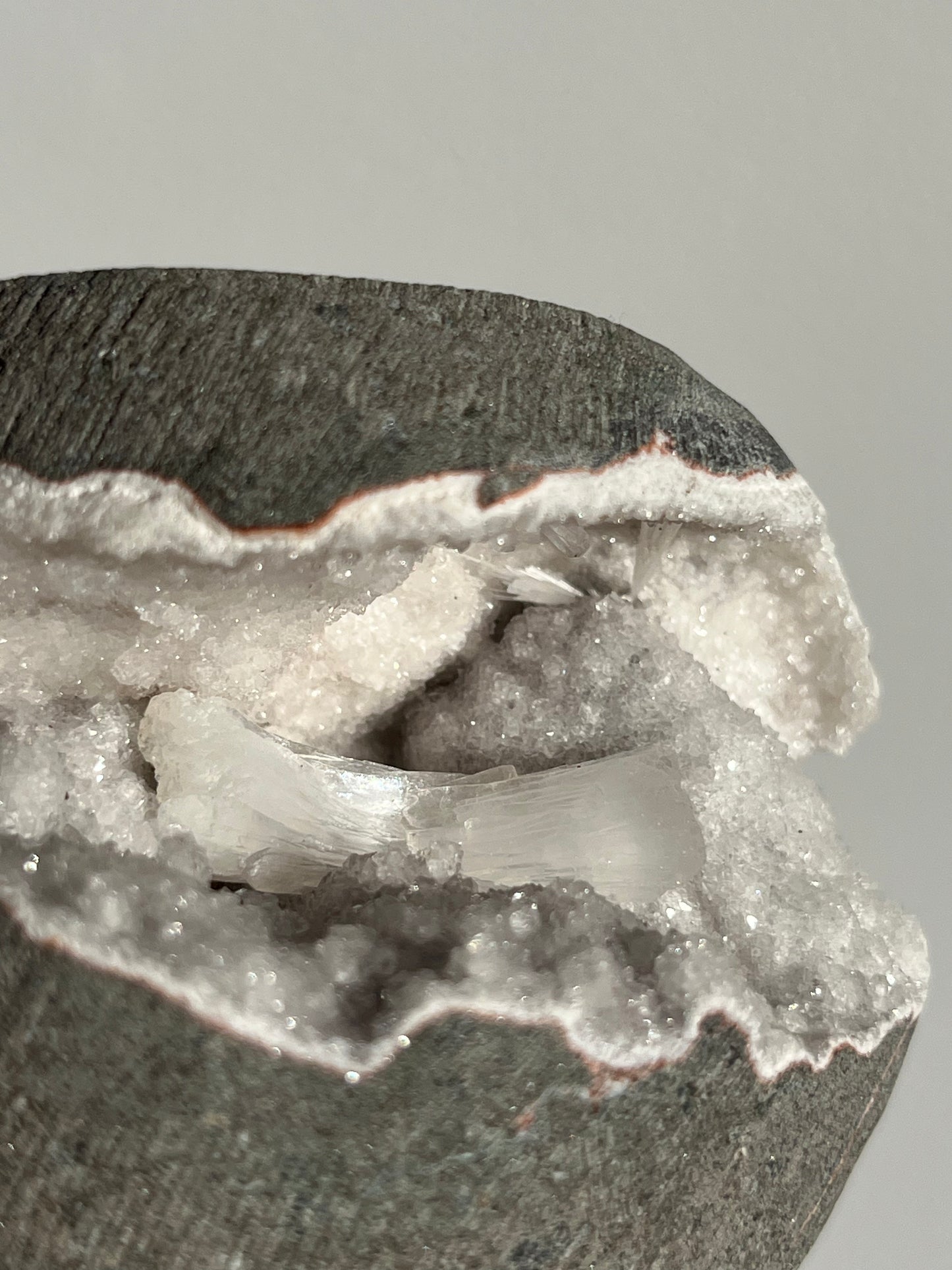 Pseudostalactitic White Chalcedony with Stilbite and Scolecite Geode Cave in Basalt AI