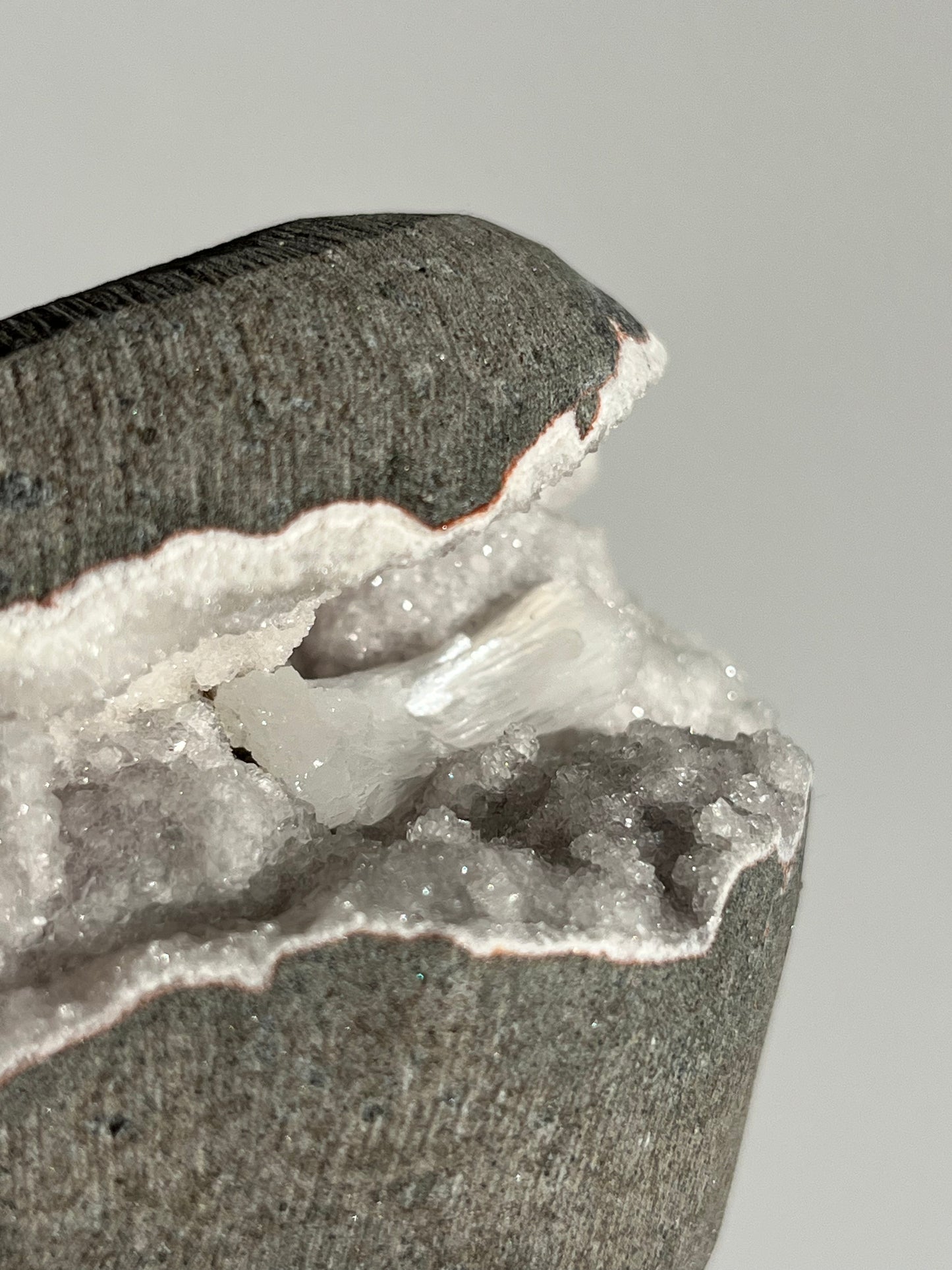 Pseudostalactitic White Chalcedony with Stilbite and Scolecite Geode Cave in Basalt AI
