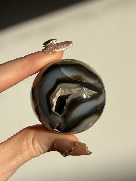 Blue Agate Sphere with Dendritic Inclusions (UV Reactive)