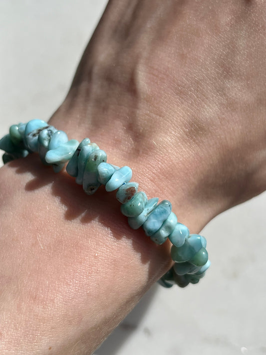 Pulsera de cuentas lisas de Larimar