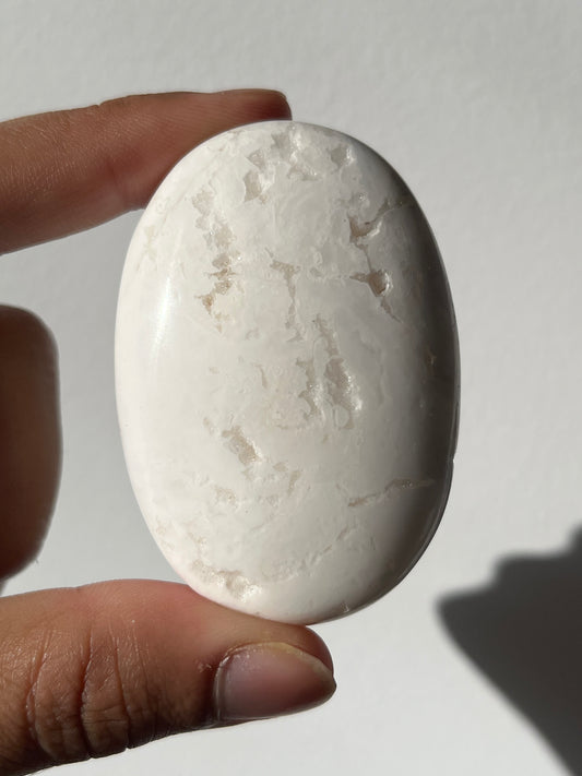 Druzy Snow Agate Palmstone K