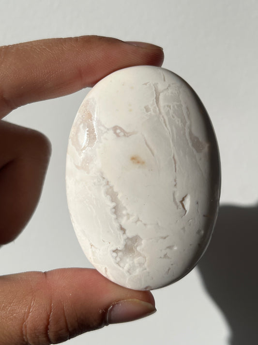 Druzy Snow Agate Palmstone M