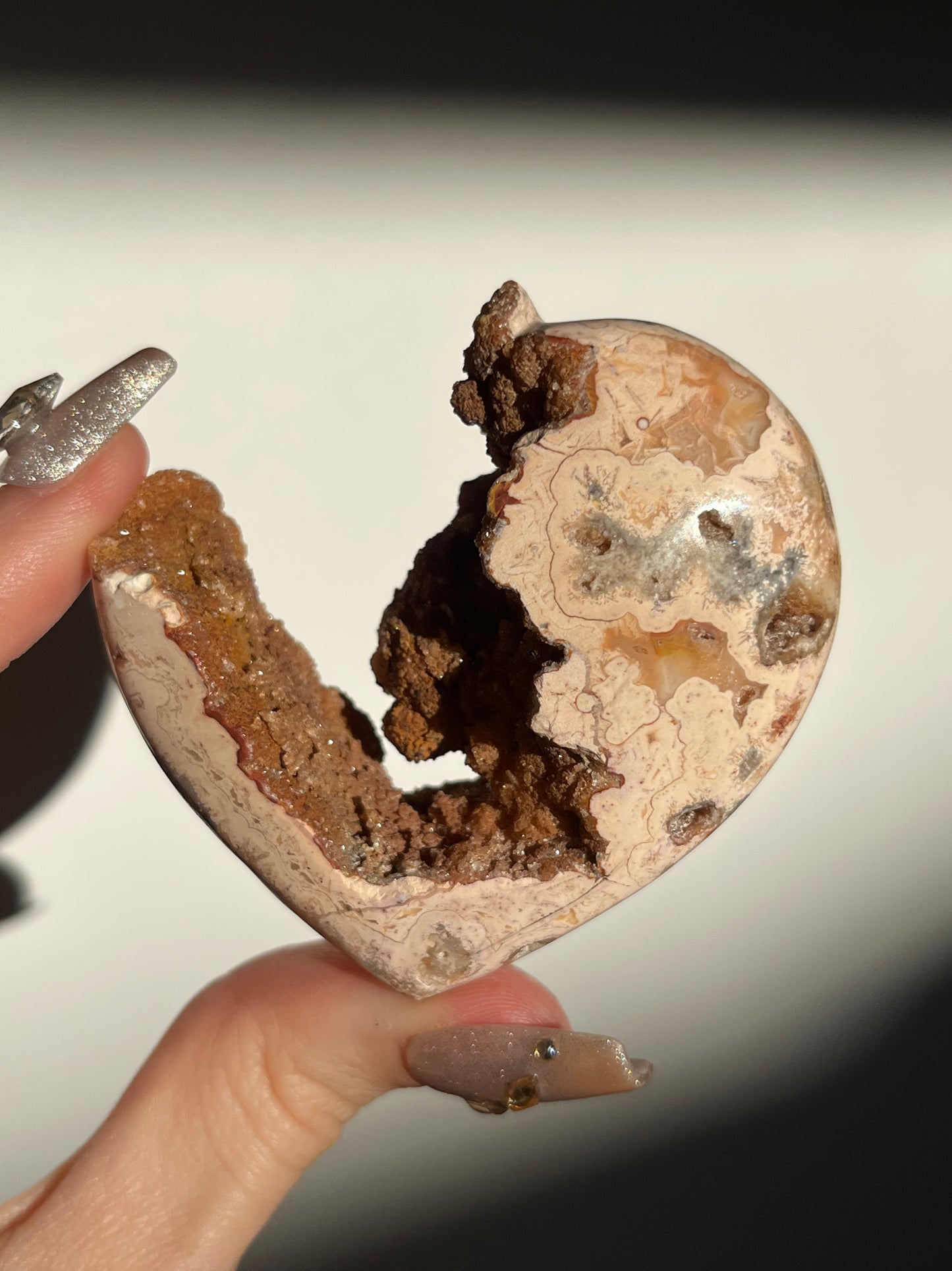 Druzy Golden x Pink Lace Agate Heart Carving B