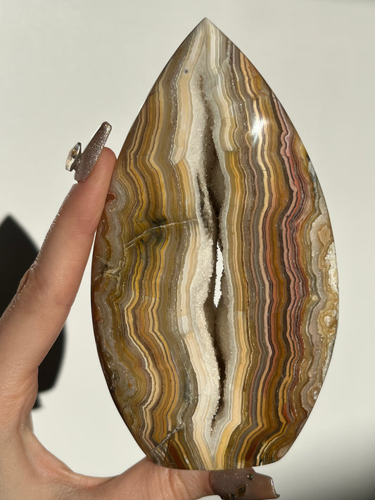 Golden Lace Agate Flame Carving C