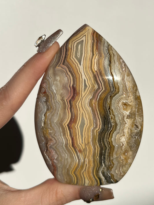 Golden Lace Agate Flame Carving D