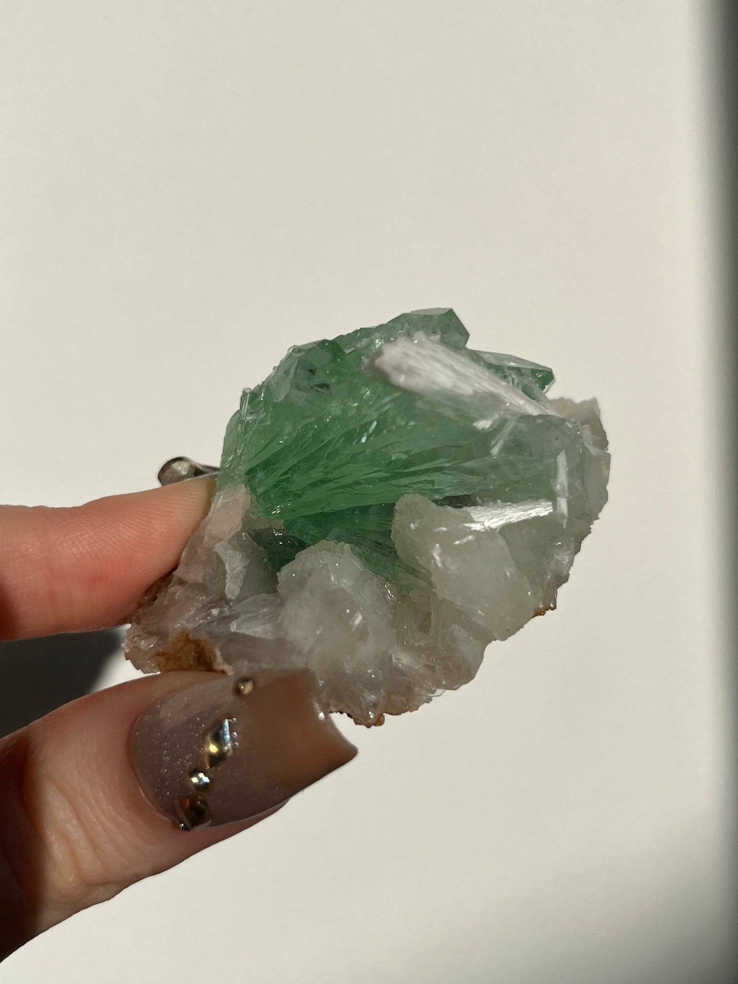 Pointed Fluorapophyllite with Stilbite, Calcite and Scolecite Specimen L