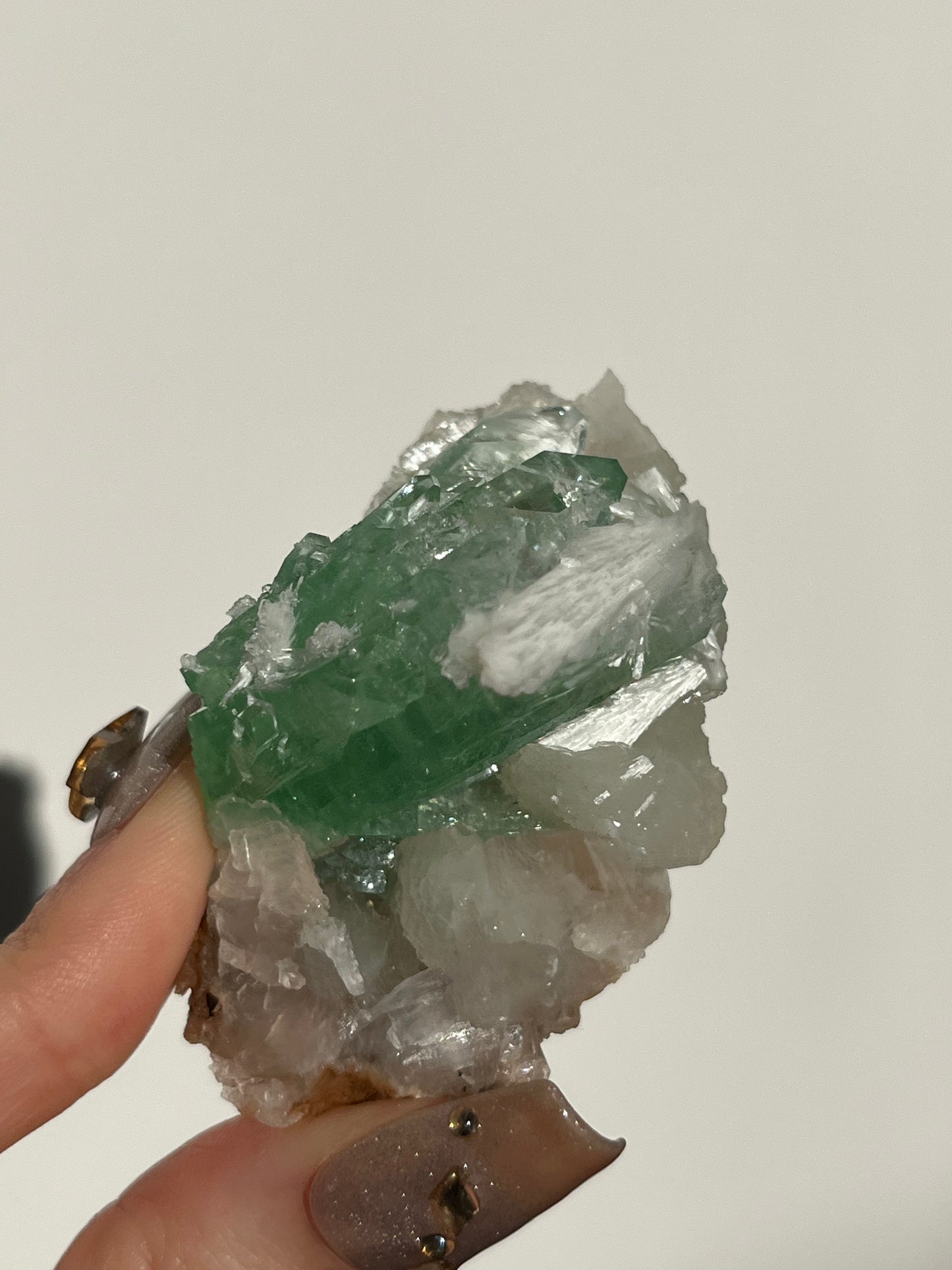 Pointed Fluorapophyllite with Stilbite, Calcite and Scolecite Specimen L