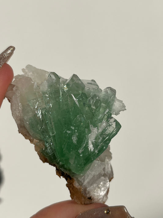 Pointed Fluorapophyllite with Stilbite, Calcite and Scolecite Specimen L