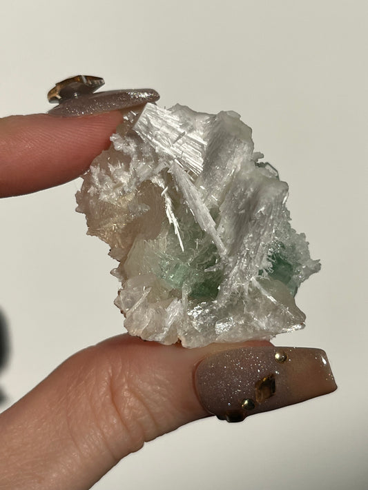 Pointed Fluorapophyllite with Stilbite, Calcite and Scolecite Specimen M