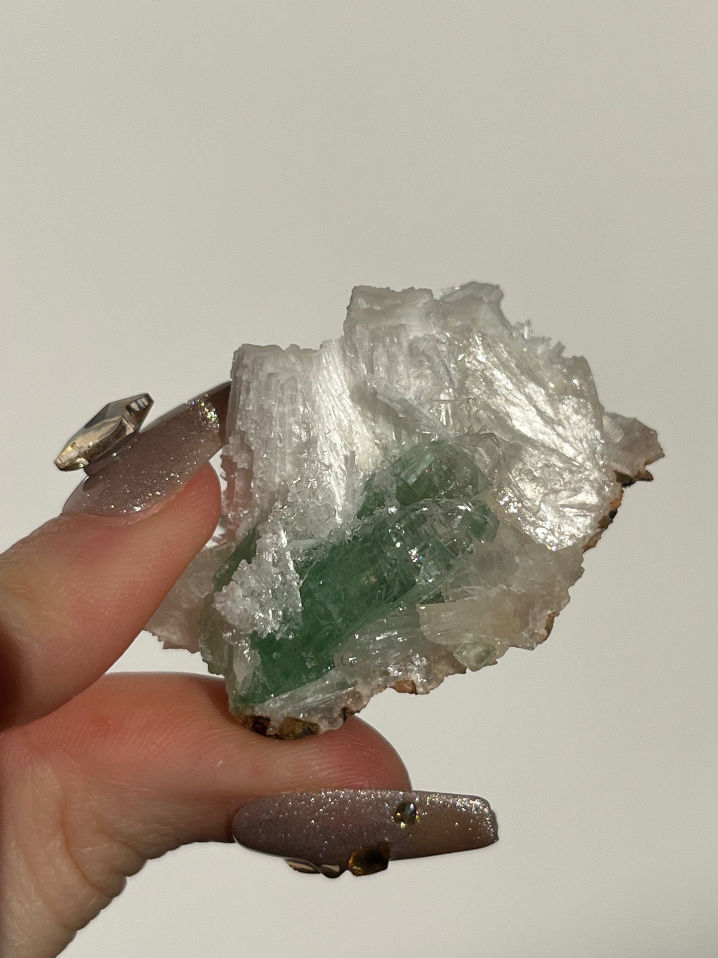 Pointed Fluorapophyllite with Stilbite, Calcite and Scolecite Specimen M