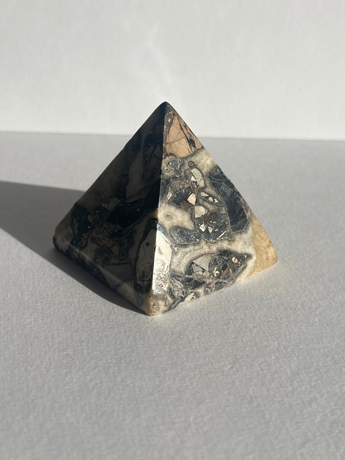 Maligano Jasper Pyramid Carving