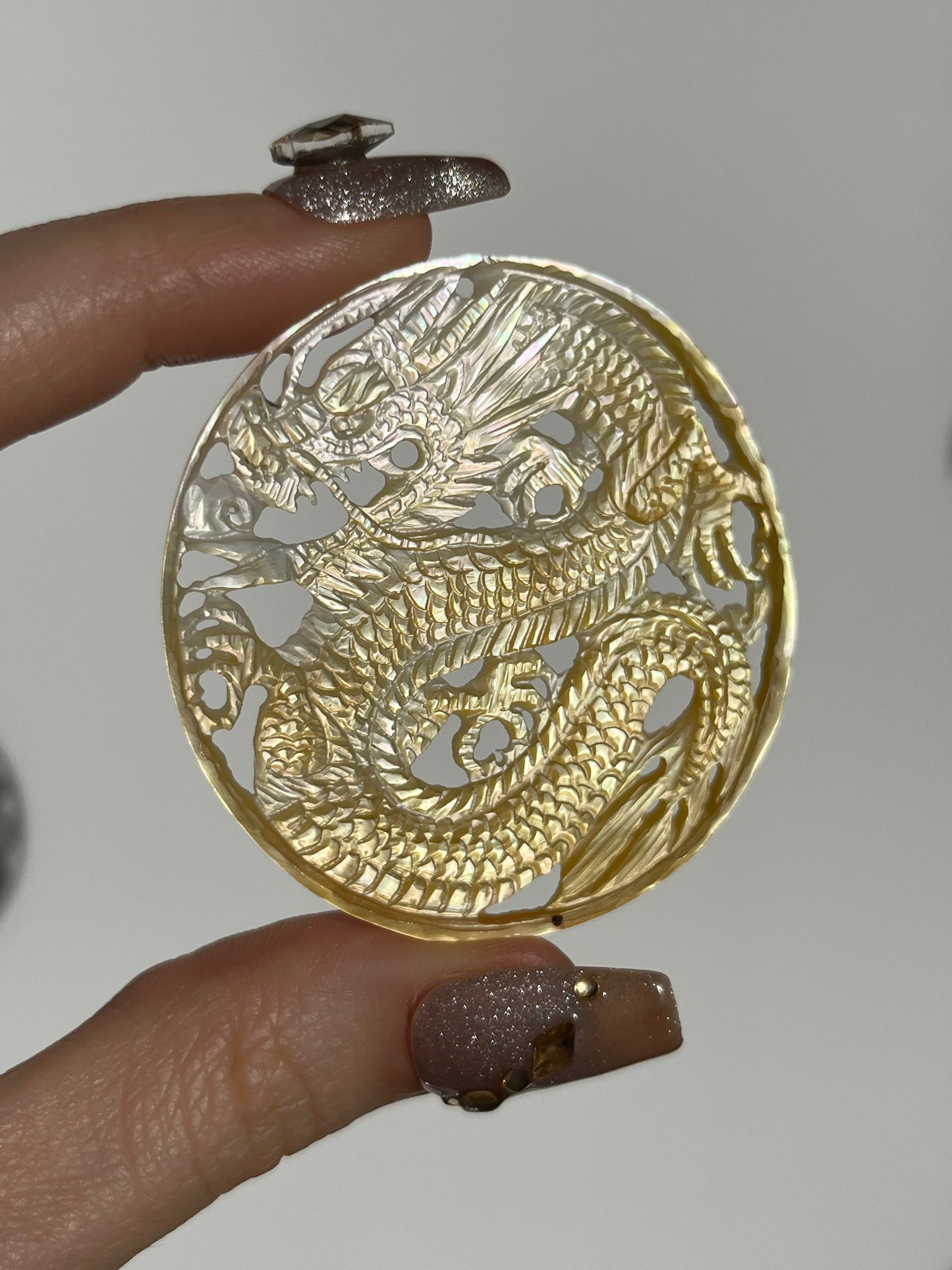 Chinese Style Dragon Mother of Pearl Shell Pendant Caving