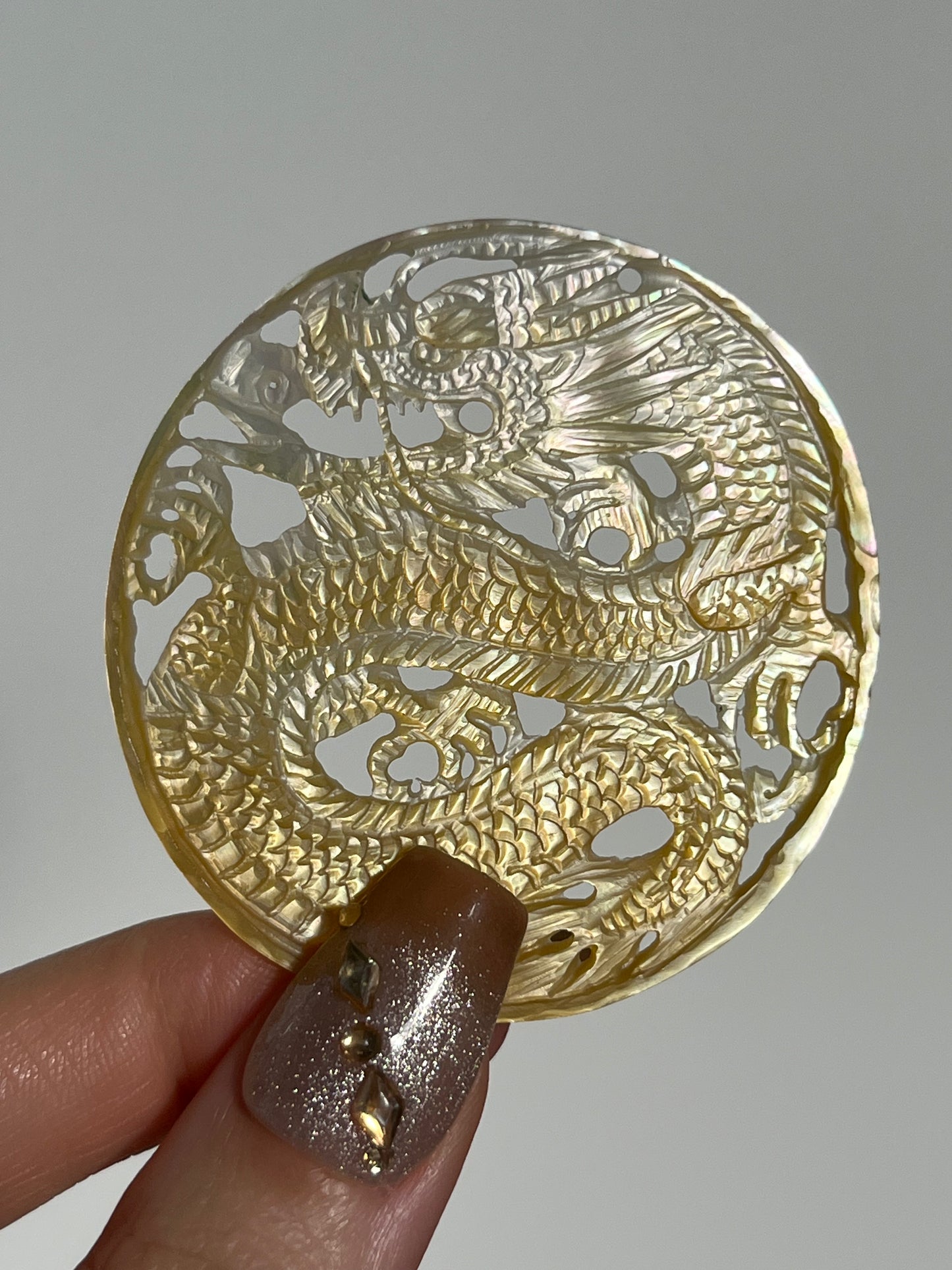 Chinese Style Dragon Mother of Pearl Shell Pendant Caving