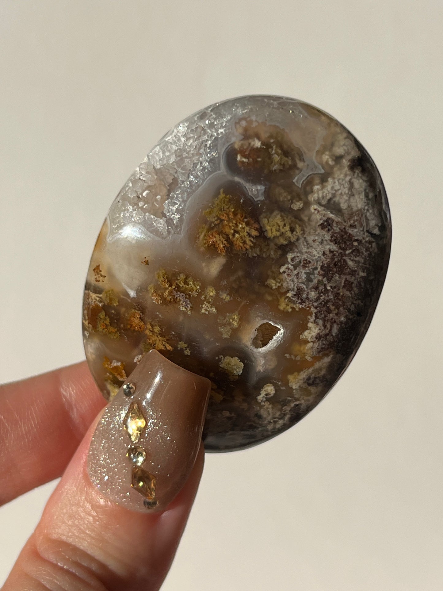 Druzy Nebula Agate with Scenic Moss Palmstone P