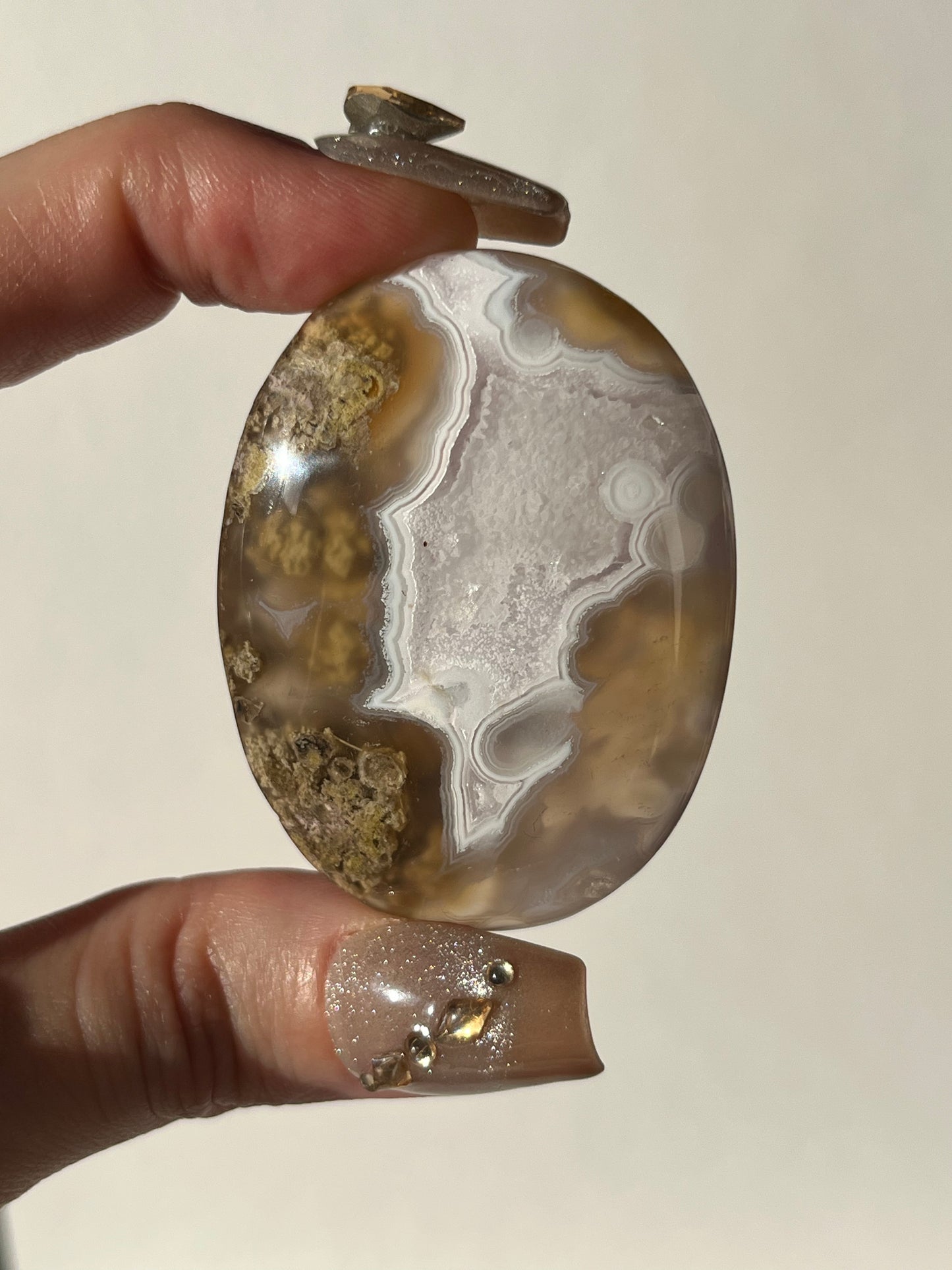 Nebula Agate with Scenic Moss Palmstone Q