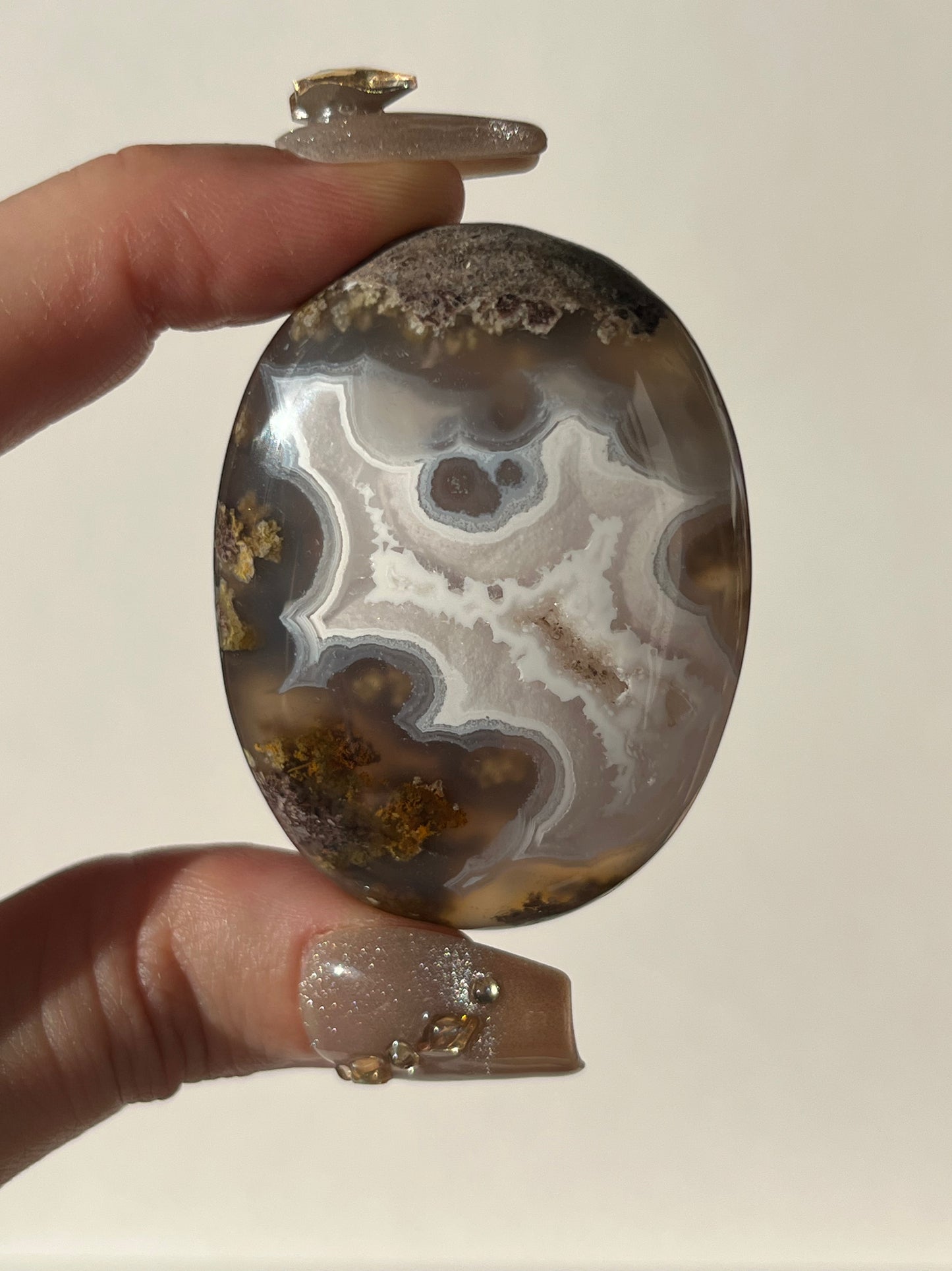 Druzy Nebula Agate Palmstone with Face Agate Motif R