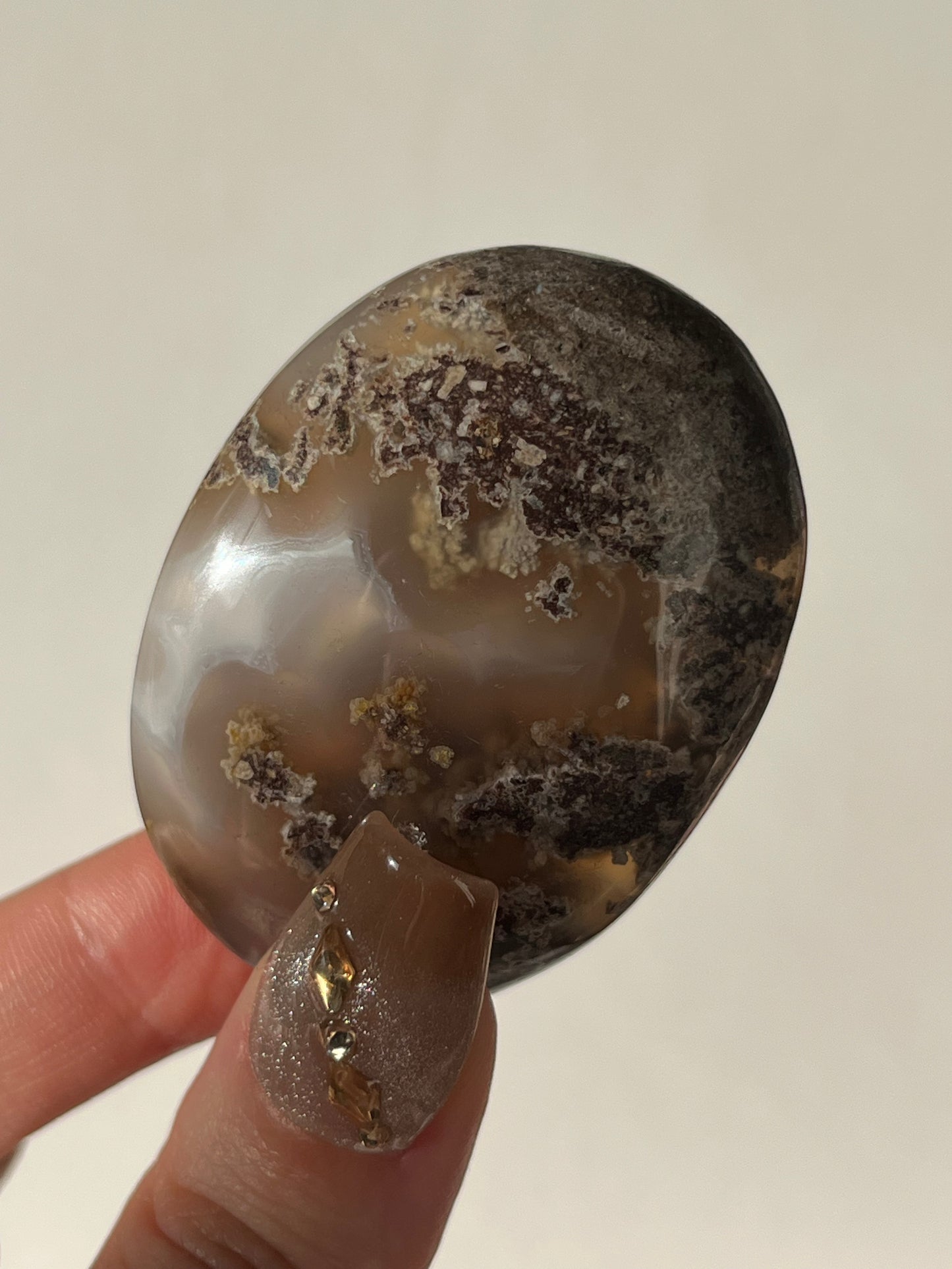 Druzy Nebula Agate Palmstone with Face Agate Motif R