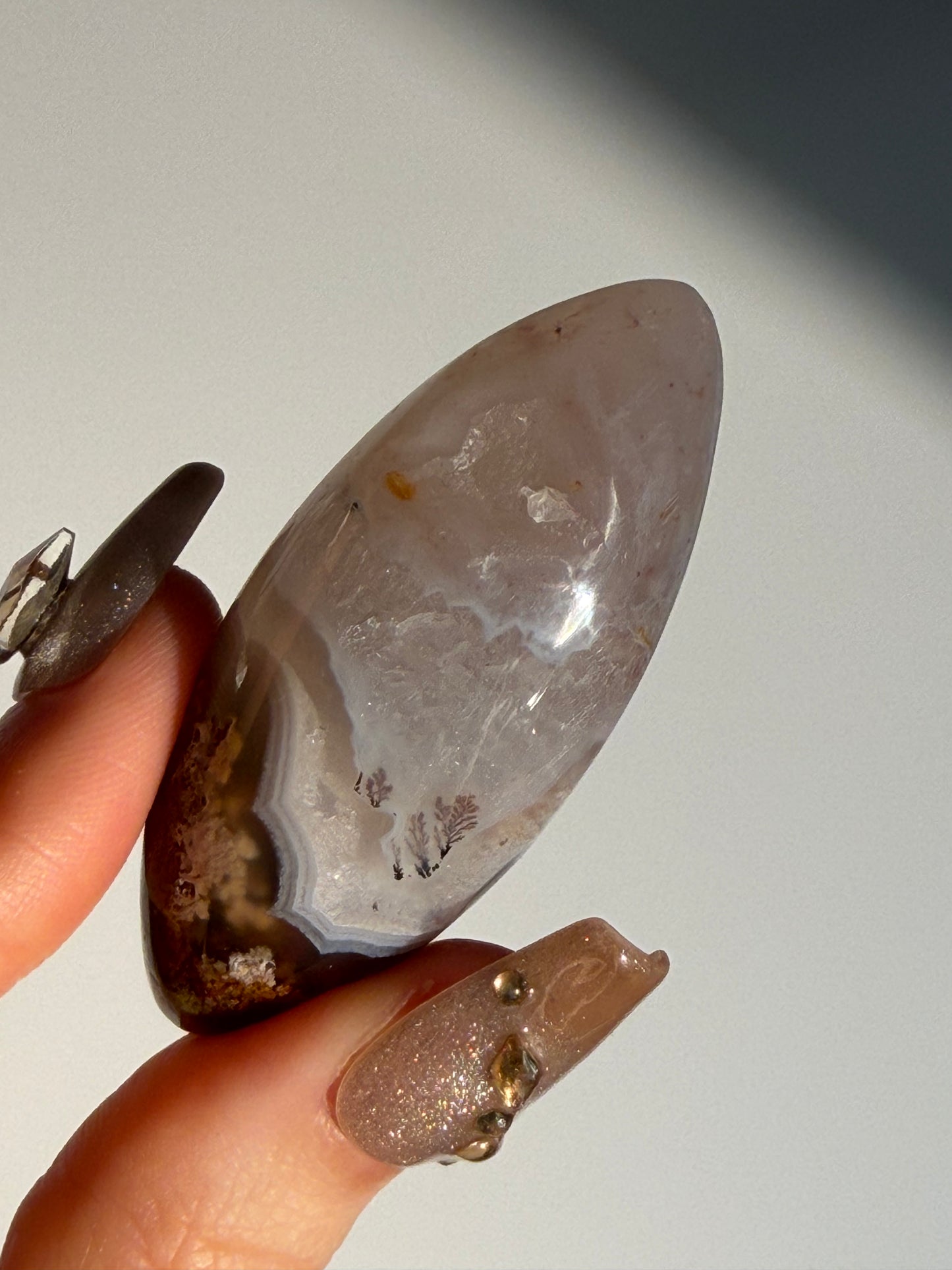 Nebula Agate with Dendritic Inclusions Shiva L