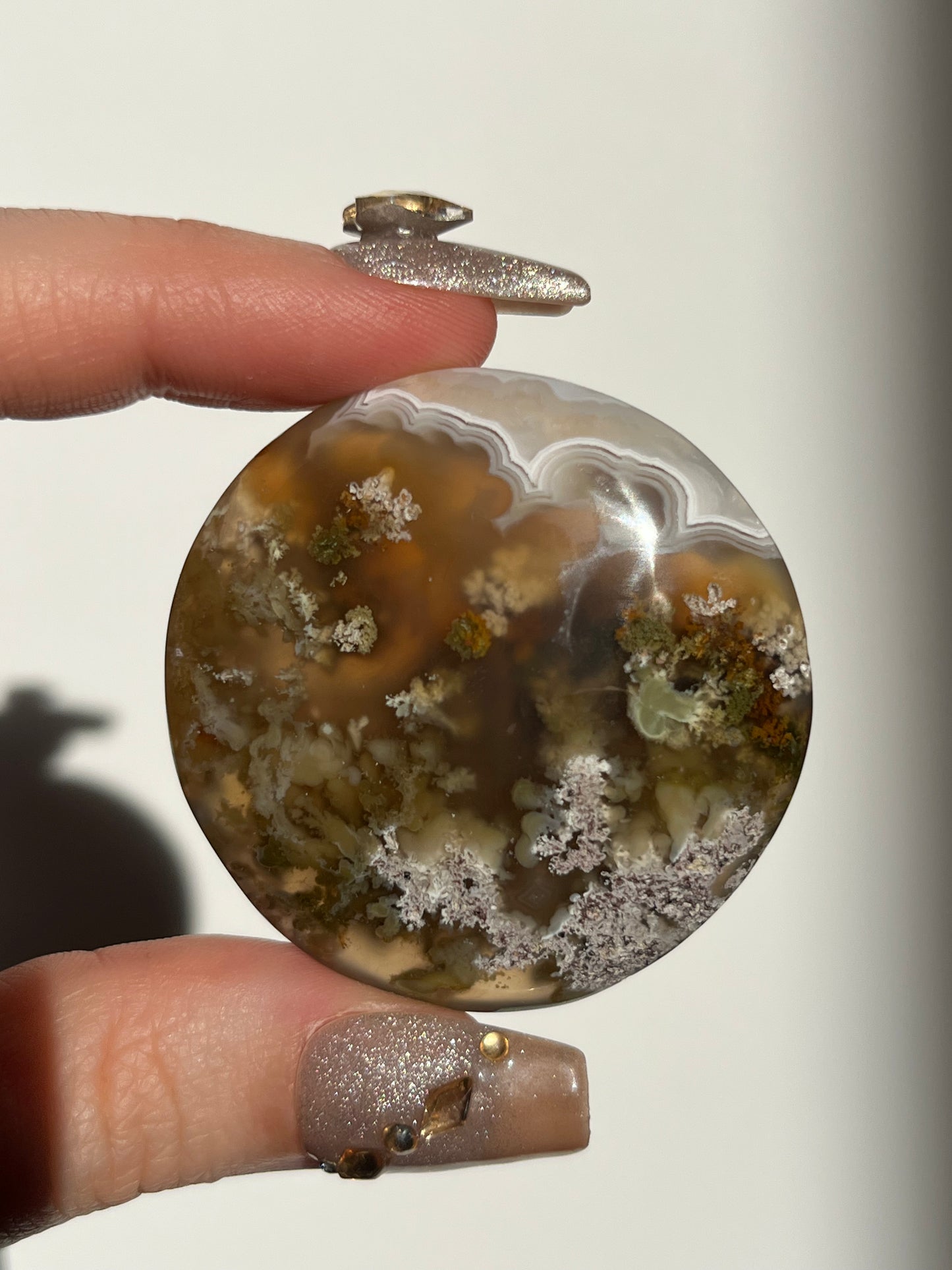 Nebula Agate and Multicoloured Medallion Carving D (with Parallax Effect)