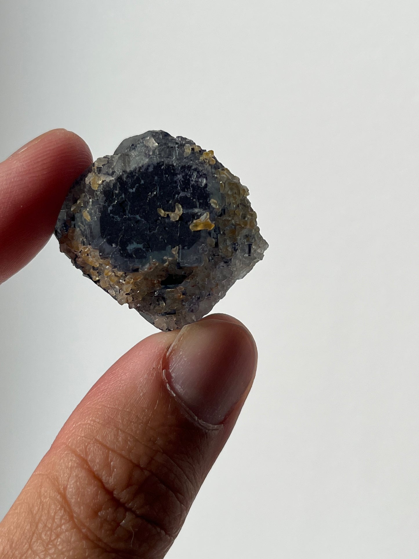 Green Omehane Fluorite Specimen with Ultramarine Zoning B