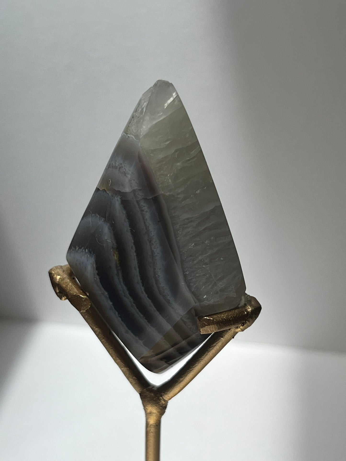 Purple Banded Agate Diamond Carving on Stand F