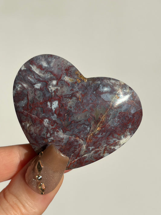 Red Moss in Chalcedony Heart Carving D