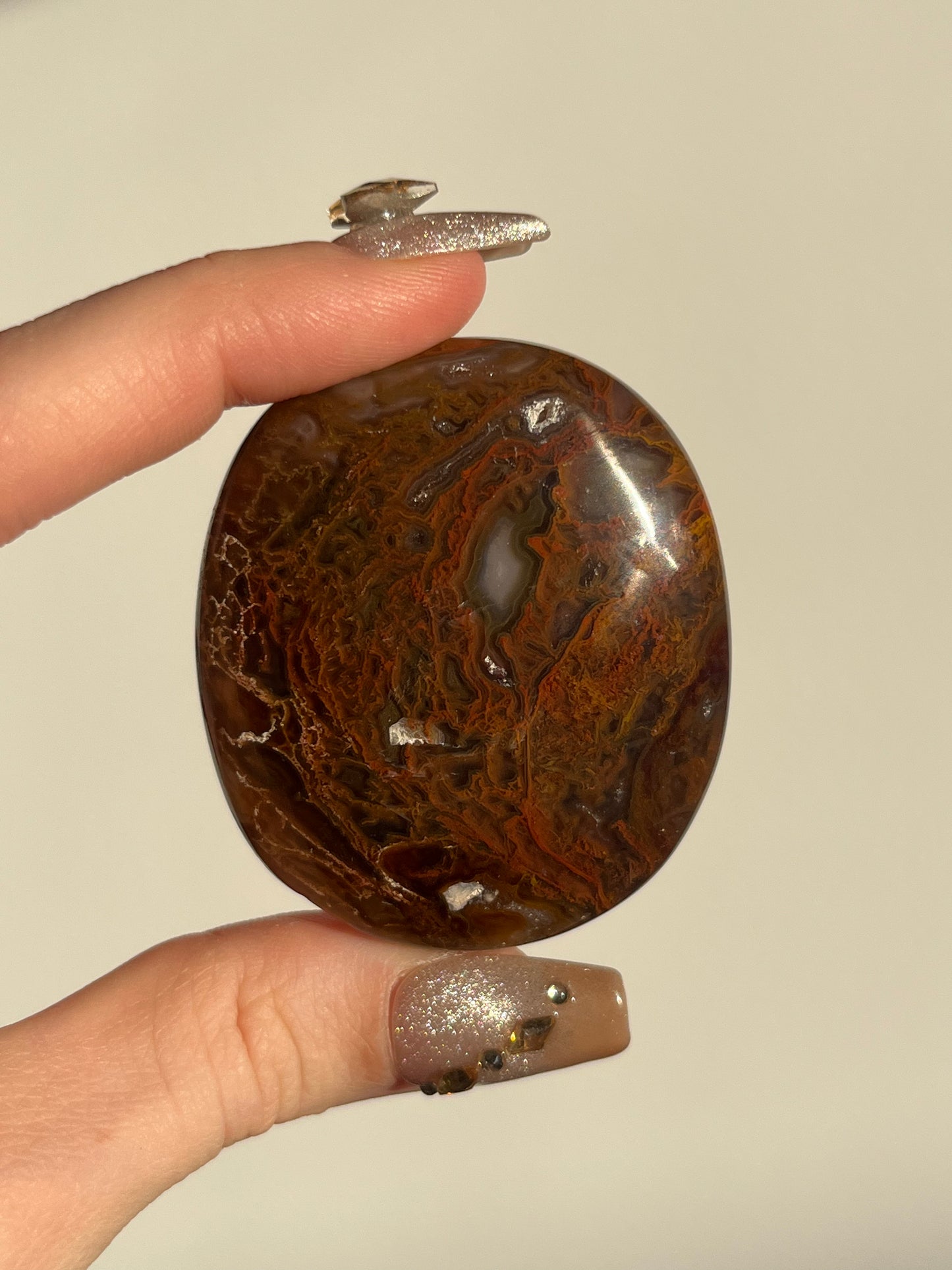 "Red Vine" Moss in Chalcedony Flatstone A
