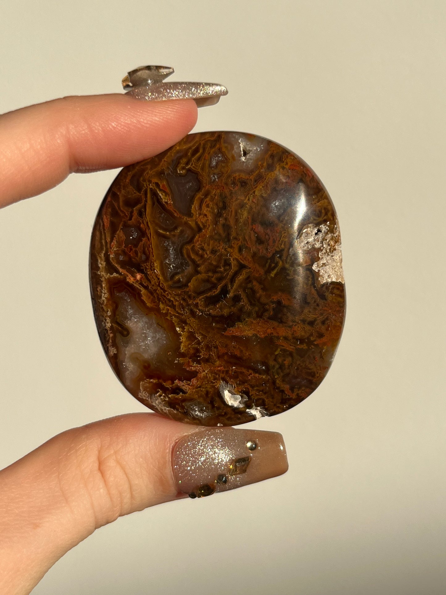 "Red Vine" Moss in Chalcedony Flatstone C