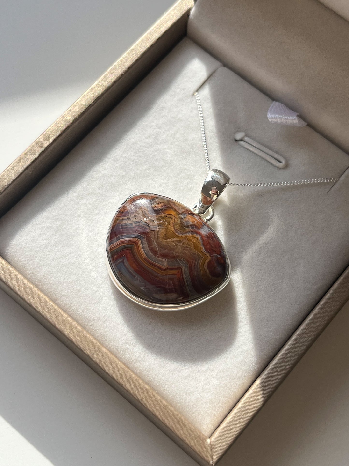 Laguna Lace Agate 925 Sterling Silver Pendant with Parallax Effect & Necklace D