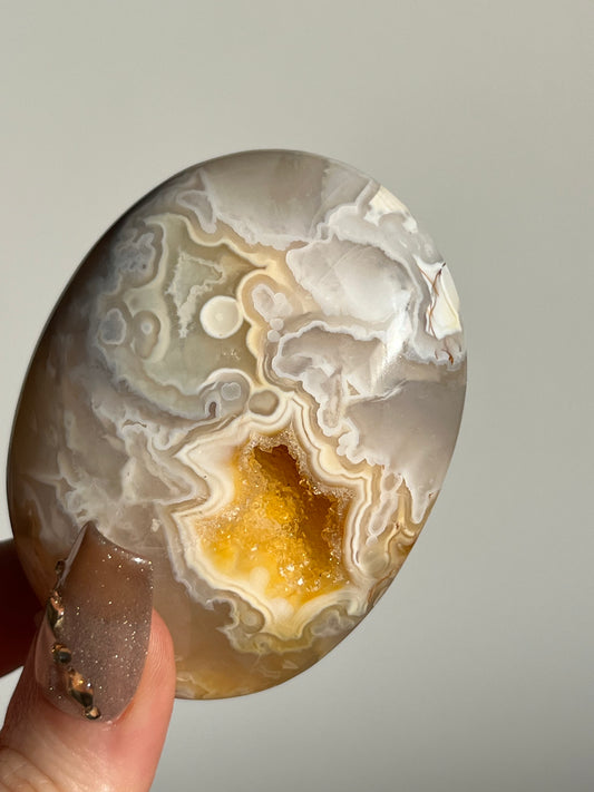 Soleia Agate Palmstone C
