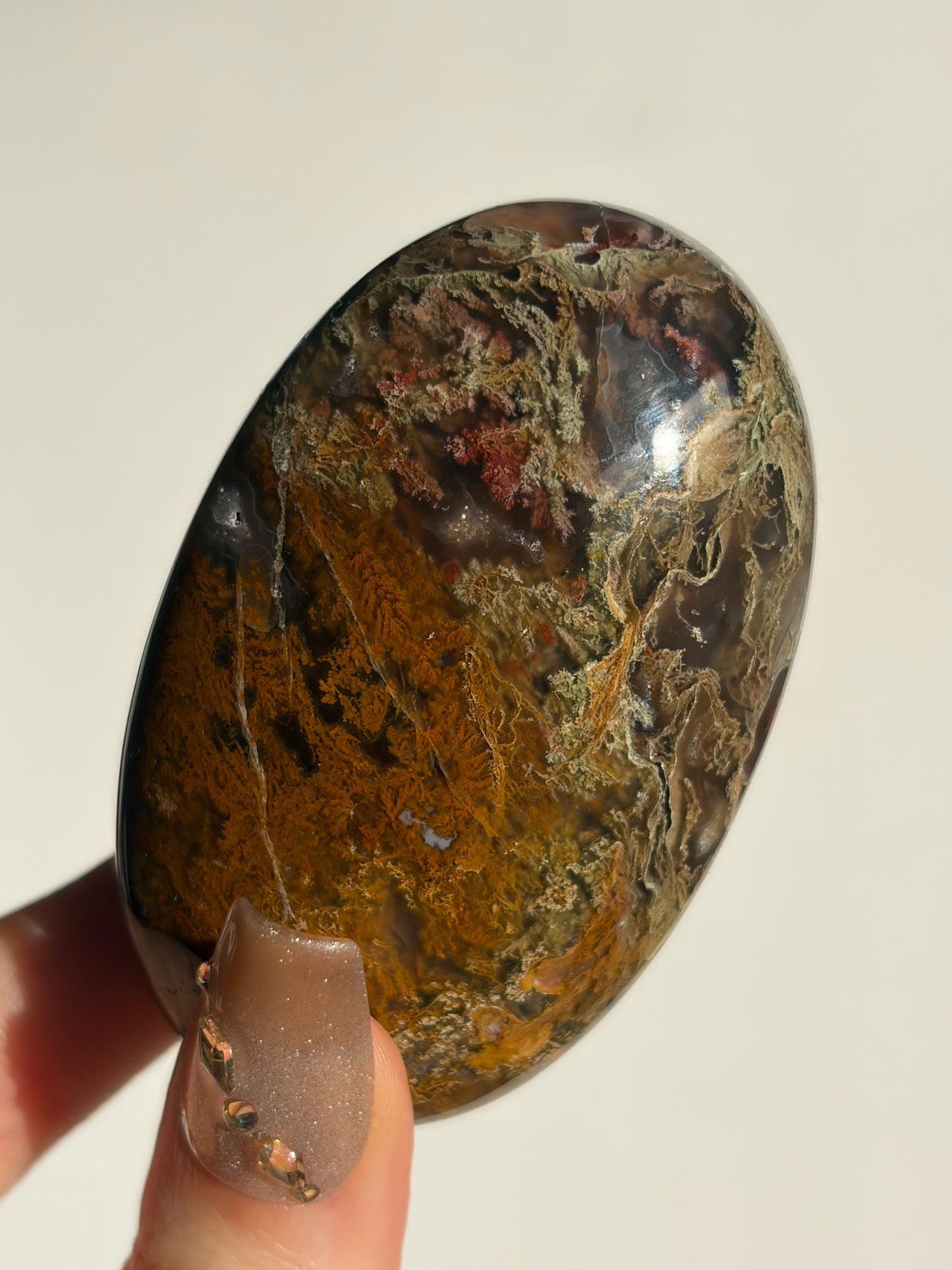 Tembaga Moss in Chalcedony Palmstone C