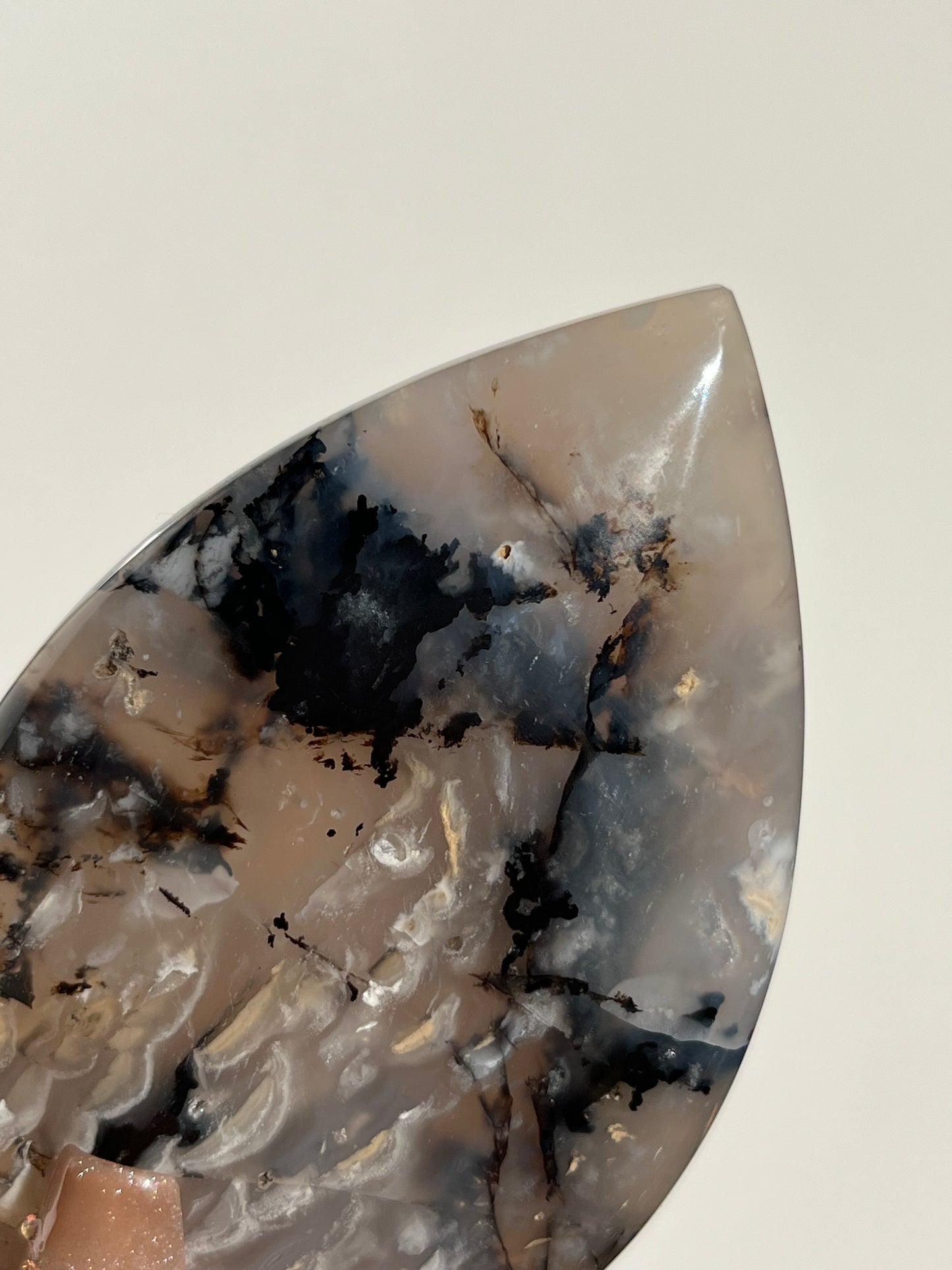 Tiger Dendrite in Chalcedony Flame Carving D