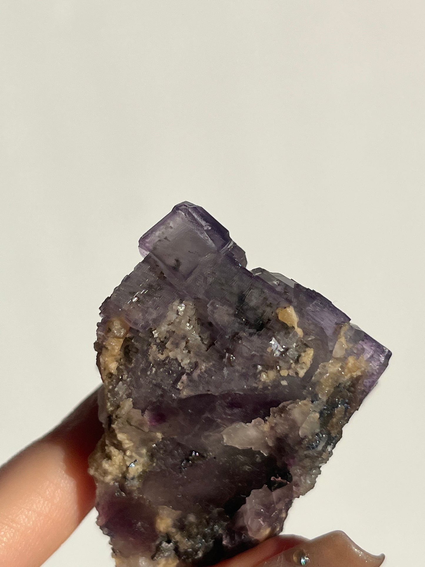 Purple Phantom Yaogangxian Fluorite with Muscovite and Static Enhydros Specimen