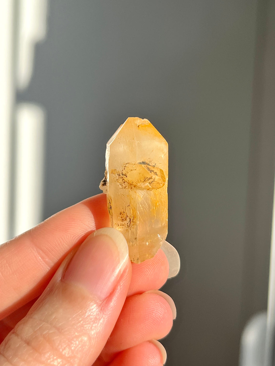 Mango Quartz Point 23
