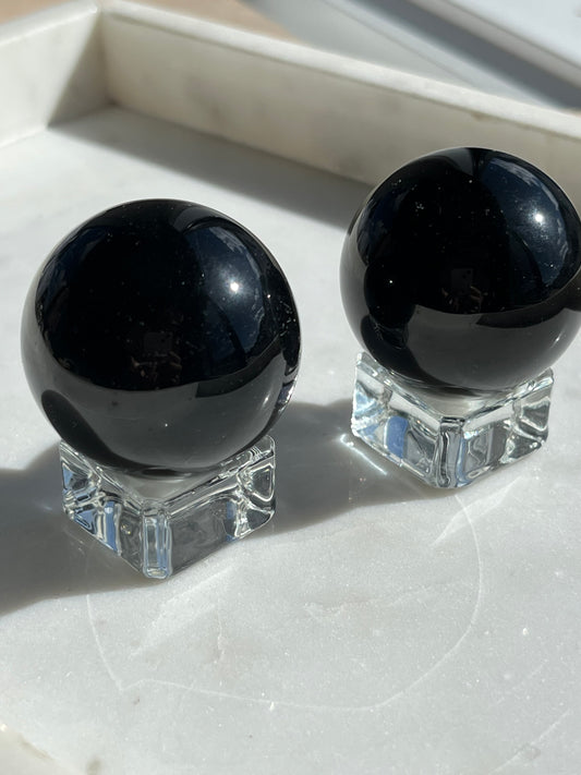 Esfera de obsidiana negra (~3,5 cm)