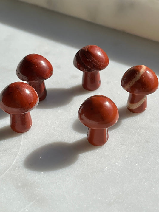 红碧玉蘑菇雕刻