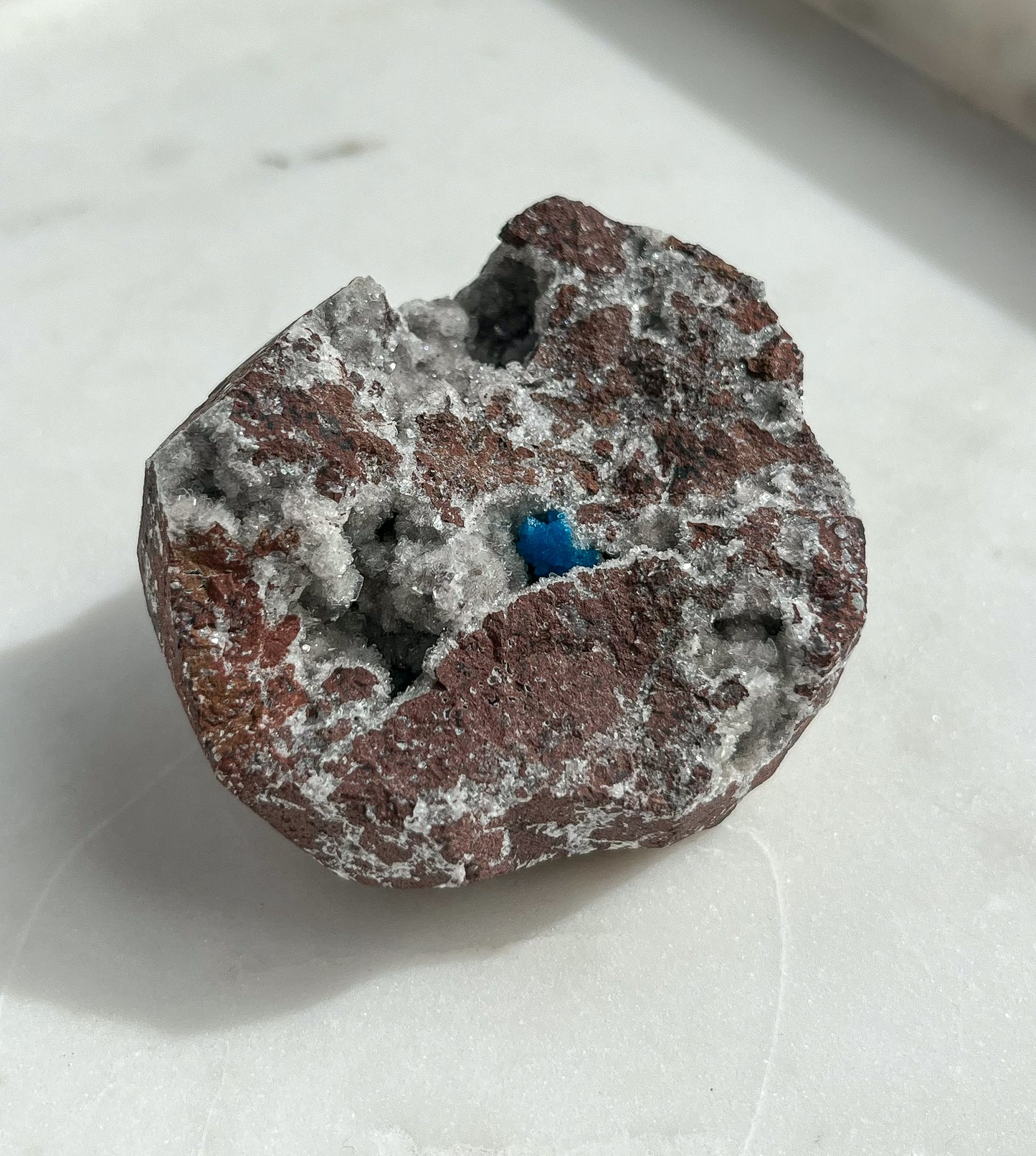 Muestra de cavansita en matriz de zeolita-basalto n.° 4